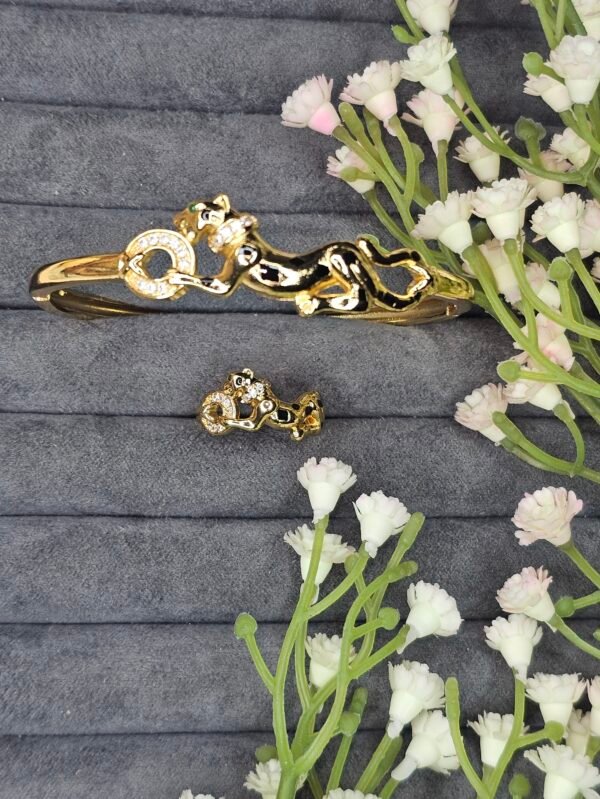 Golden Leopard & Crystal Ring Motif Anti-Tarnish Bracelet & Ring Combo