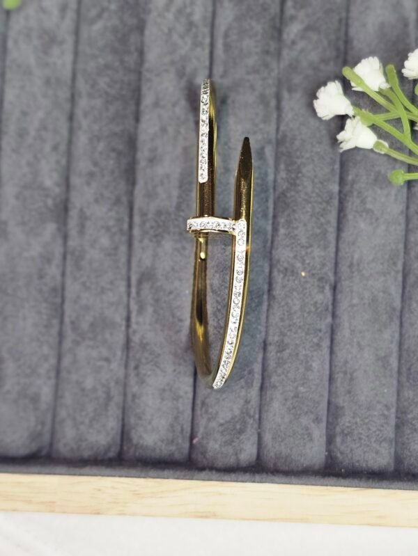 golden clover blossom pavé bracelet